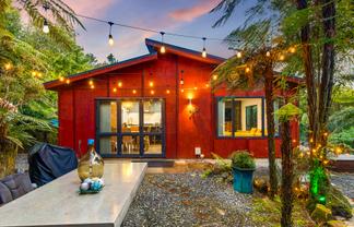 2 Lowry Heights, Stokes Valley