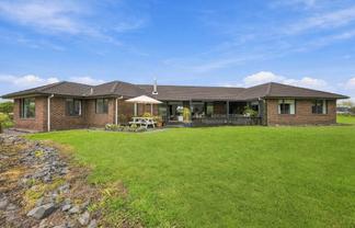 29 Whangaparaoa Road, Red Beach