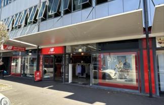 Large Retail Frontage to Beaumont