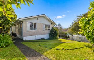 112 Weatherly Road, Torbay