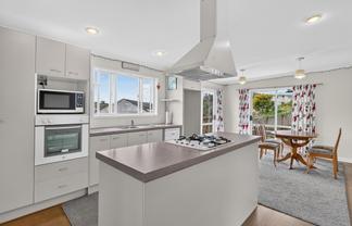 1 Whaka Street, Maungaturoto