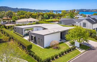 13 Wrybill Way, Point Wells