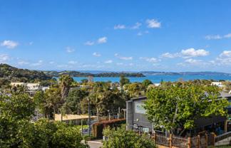 8/118 Ocean View Road, Oneroa