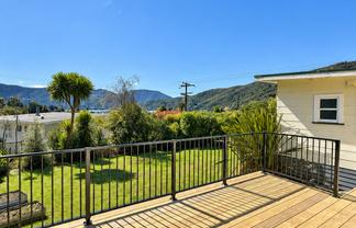 27 Main Road, Havelock