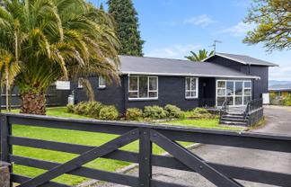 7 Thomas Crescent, Western Heights