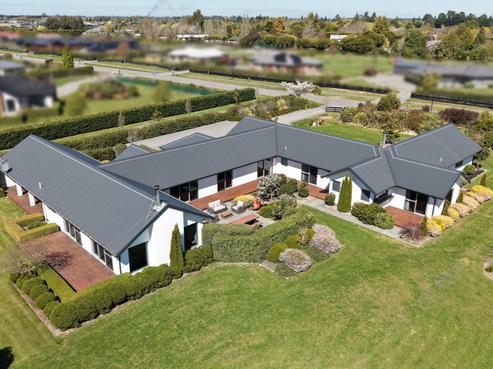 16 Landsborough Drive, Darfield