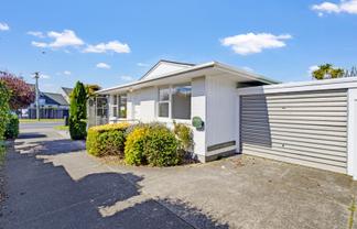 1/17 Lake Terrace Road, Burwood
