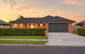 51 Wiltshire Drive, Huntington