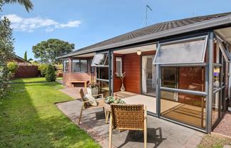 26 Settlers Grove, Orewa