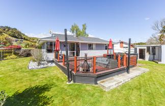 24 Hunt Terrace, WAKEFIELD