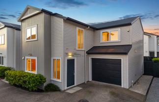 17B Holland Avenue, Point England
