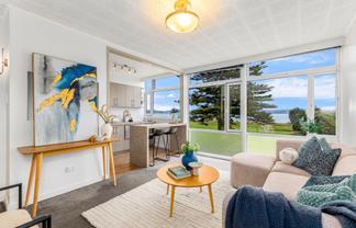 2b/39 Marine Parade, Eastbourne