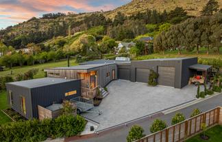 13 Matuku Lane, Heathcote Valley