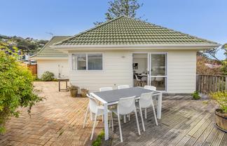 17 Avon Street, Island Bay
