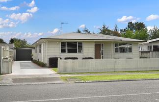 3 Brookbank Place, Glenview