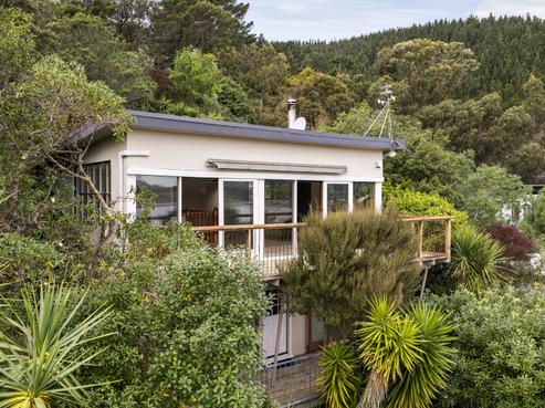 8 Bayview Road, Charteris Bay