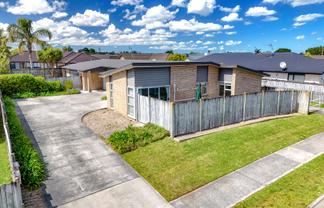 30 & 30A Sirius Crescent, Rototuna North