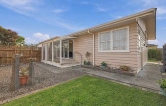 94 Fairs Road, Milson