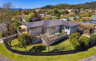 15 Dunsandel Grove, Silverstream
