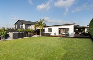 12 Hanlow Place, Pyes Pa