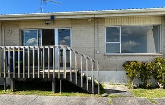 2/98 Birkdale Road, Birkdale