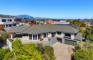 111 Milne Drive, Paraparaumu