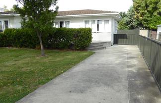 805 Clive Street, Akina