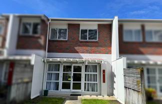 9/336B East Coast Road, Mairangi Bay