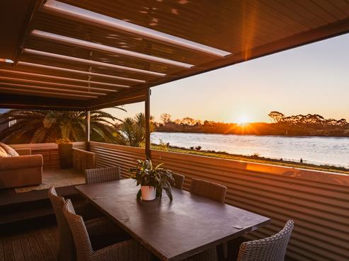17 Old Ferry Road, Clive