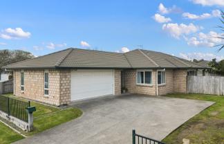 31 Thomas Road, Huntington