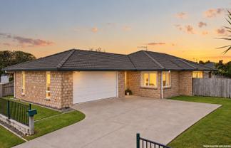 31 Thomas Road, Huntington