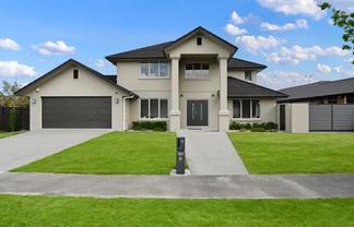 12 Darjon Drive, Huntington