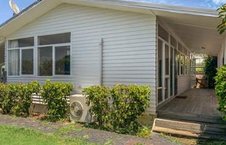 16 Rickards Place, New Lynn