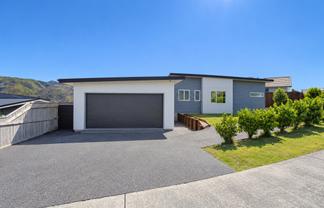 124 John Burke Drive, Aotea