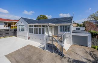 1/180 Lake Road, Northcote