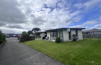 305 Pomona Street, Strathern