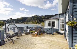 625 Marine Drive, Days Bay