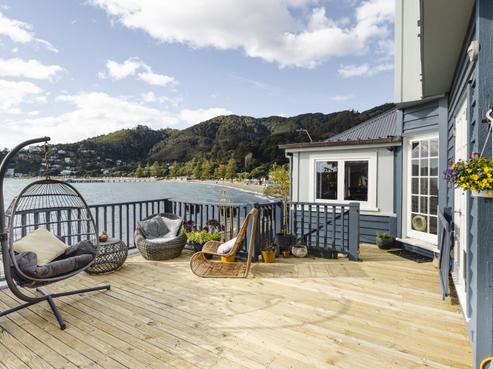 625 Marine Drive, Days Bay