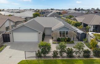 124 Puhirake Crescent, Pyes Pa