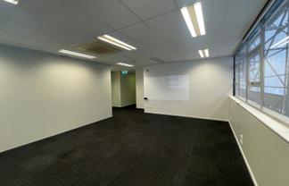 76sqm Bright & modern office space
