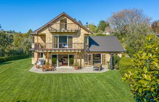 132 Tauroa Road, Havelock North