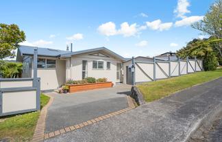 7 Gainsborough Grove, Belmont