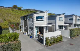 21 Sanremo Lane, Stanmore Bay