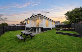 1/12 Dalmatia Place, Henderson