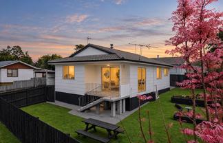 1/12 Dalmatia Place, Henderson
