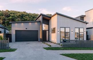 30 Streamview Way, Long Bay