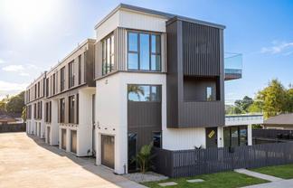 10-17/4 Springbank Lane, Te Atatu Peninsula