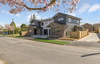 1 and 2/23 Wymer Terrace, Chartwell