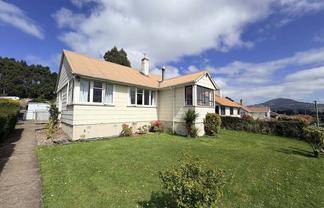 21 Burgess Street, Green Island