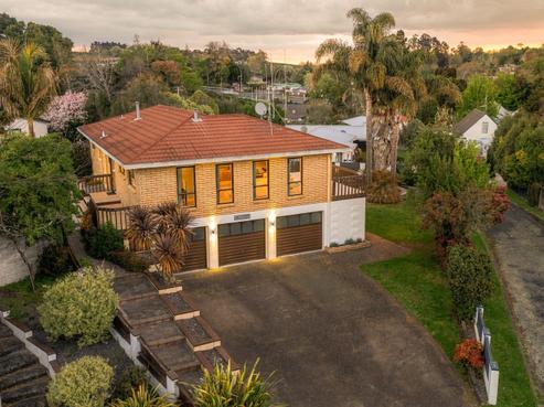 28 Homestead Place, Glenview